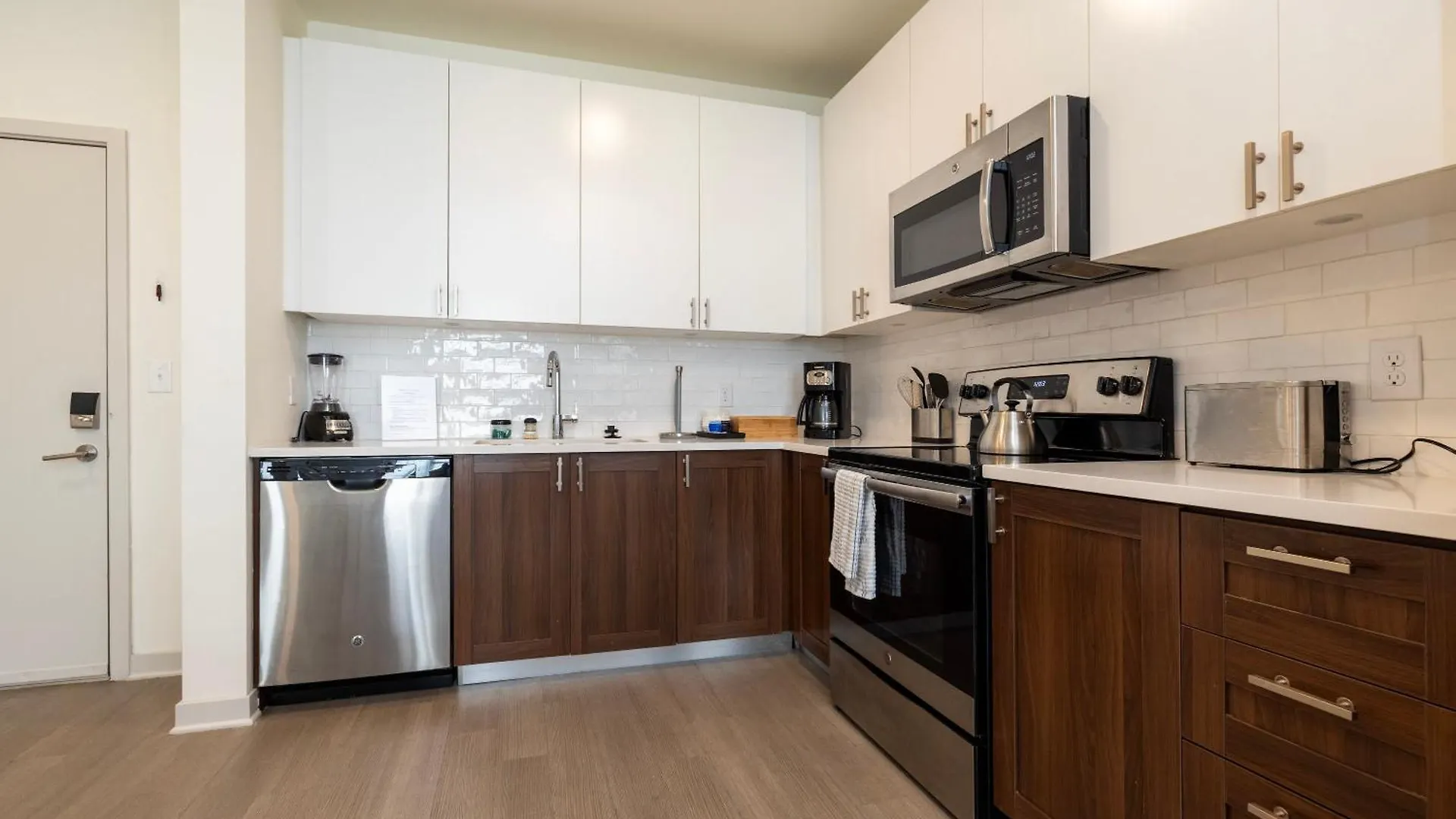 Modern Nulu 2Br Cozysuites 05 Louisville Daire