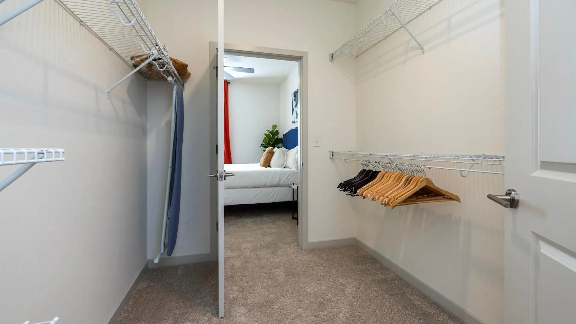 Modern Nulu 2Br Cozysuites 05 لويفيل شقة